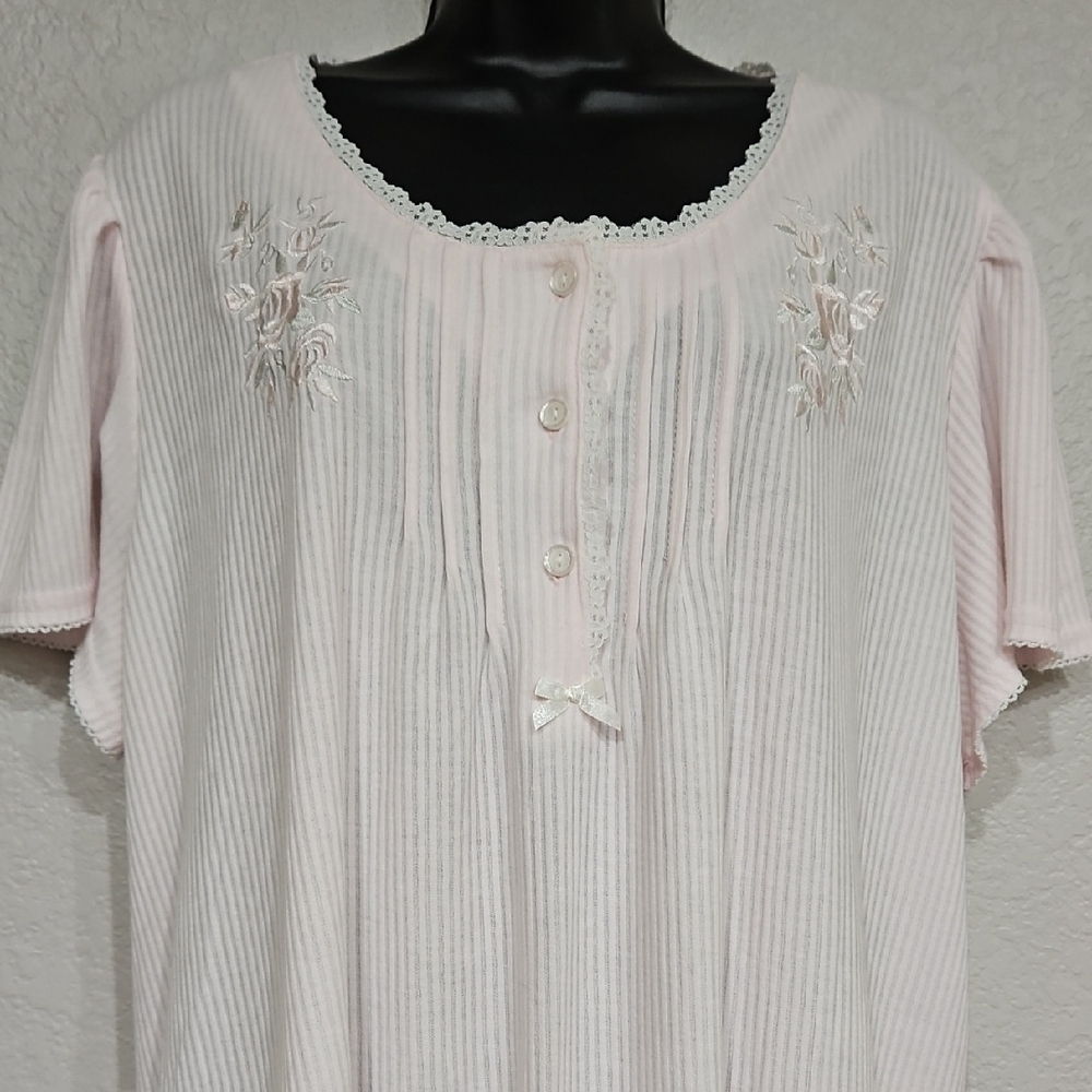 Miss Elaine | NWT Women's Light Pink Short Sleeve Embroidered Lace Nightgown 3X - Picture 2 of 12